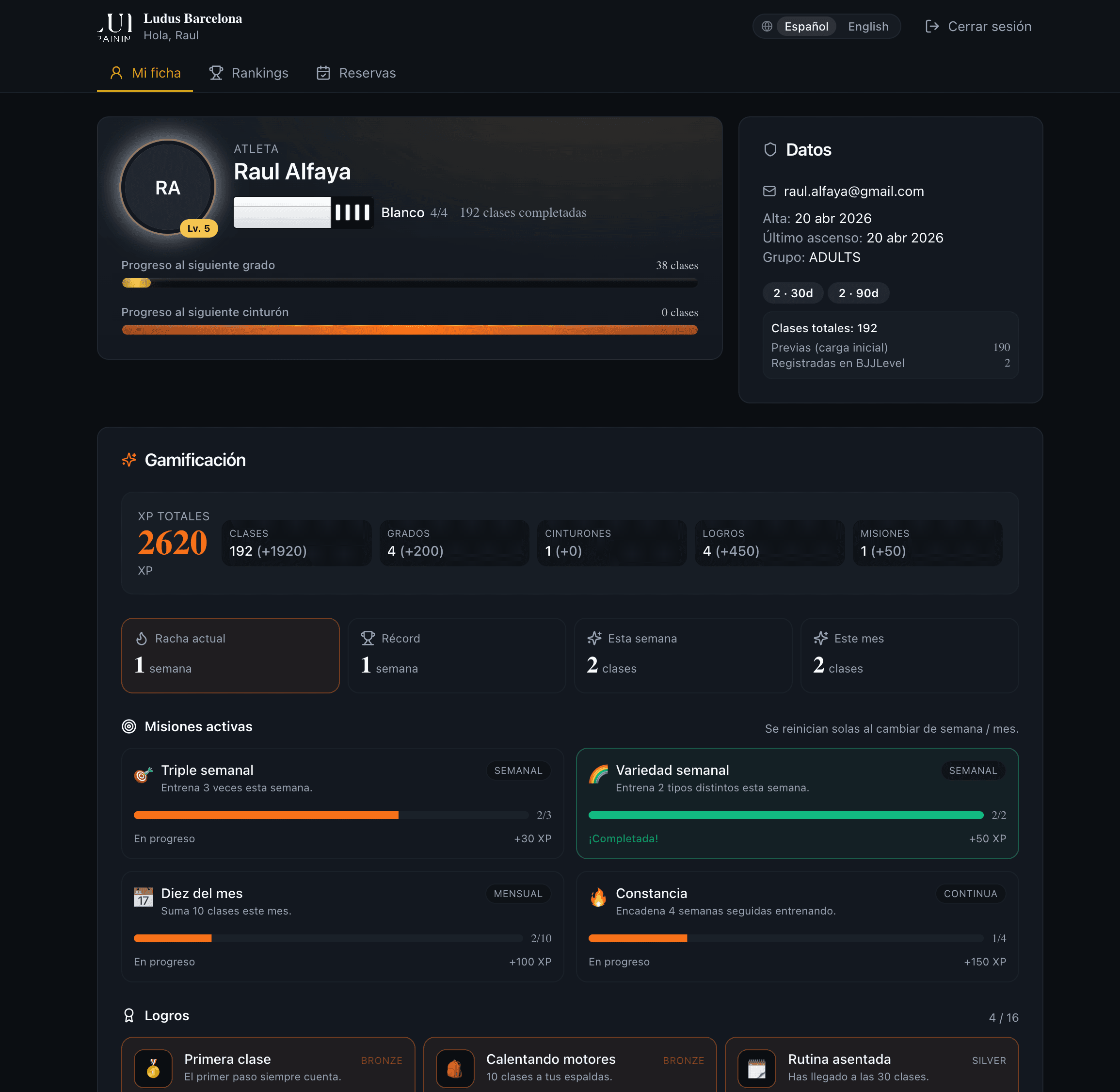 Portal del alumno: ficha personal con cinturón, XP, misiones y logros